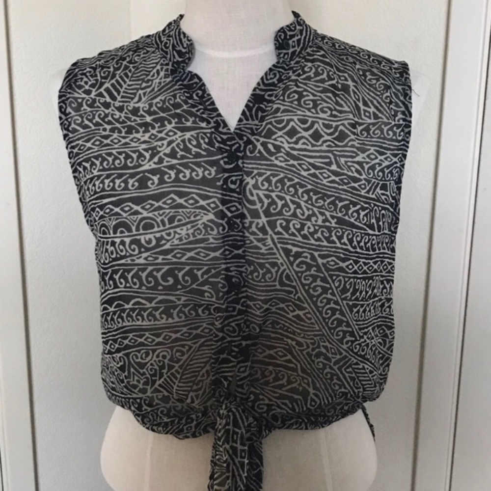 Brandy Melville sheer front tie hi lo buton up top